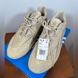Adidas Originals- Ozelia (savanna) men’s size 12.